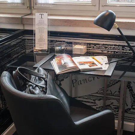 Couette-café Teatro Boutique Rooms&suites 4*